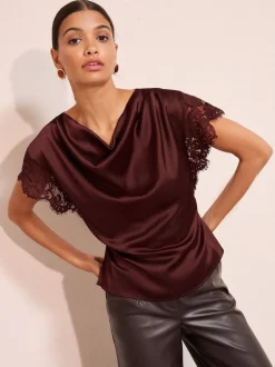 Blouses En Overhemden*Friends Like These - satijnen blouse met kanten detail en watervalhals Rood