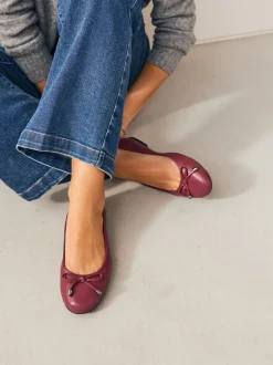 Lage Schoenen|Next Rood - Leren Ballerina's met ronde neus