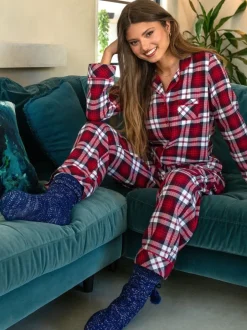 Pyjama's|Loungewear*Pour Moi - geschenkset van behaaglijke geborsteld katoenen pyjama met ruit Rood