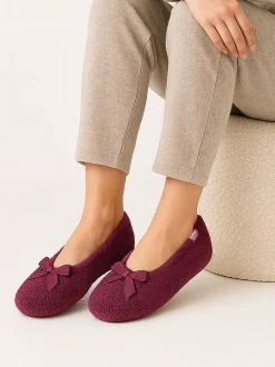 Pantoffels|Totes - Isotoner pantoffelballerina's van fijne badstof met strik Rood