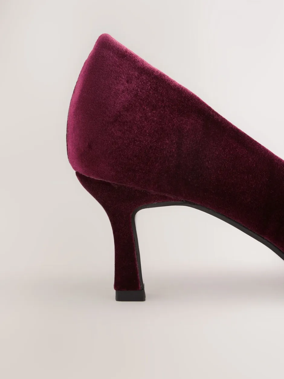 Schoenen Met Hakken|Next Rood fluweel - Forever Comfort - Spitse hakken met siersteentjes