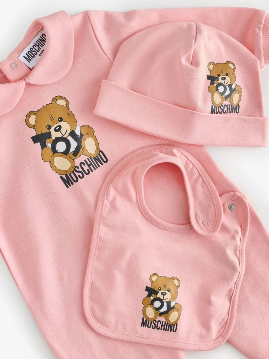 Slabbetjes*Moschino - Baby Logo Sleepsuit, Hat & Bib Giftset With Giftbox Roze