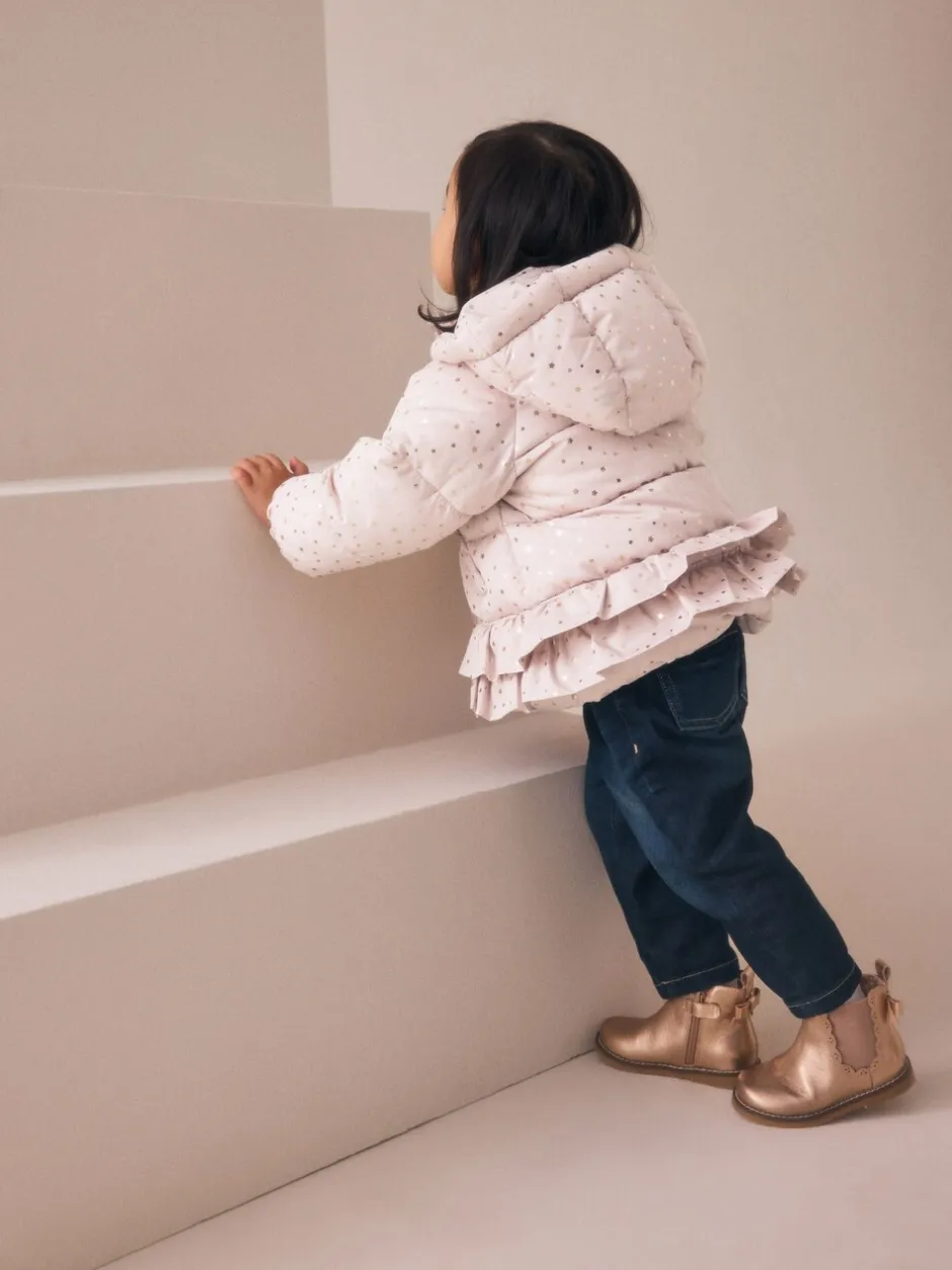 Jassen, Jacks En Kinderwagenpakjes|Jassen En Jacks|Next - Regenbestendige gewatteerde jas met rucheszoom (3mnd -7jr) Roze