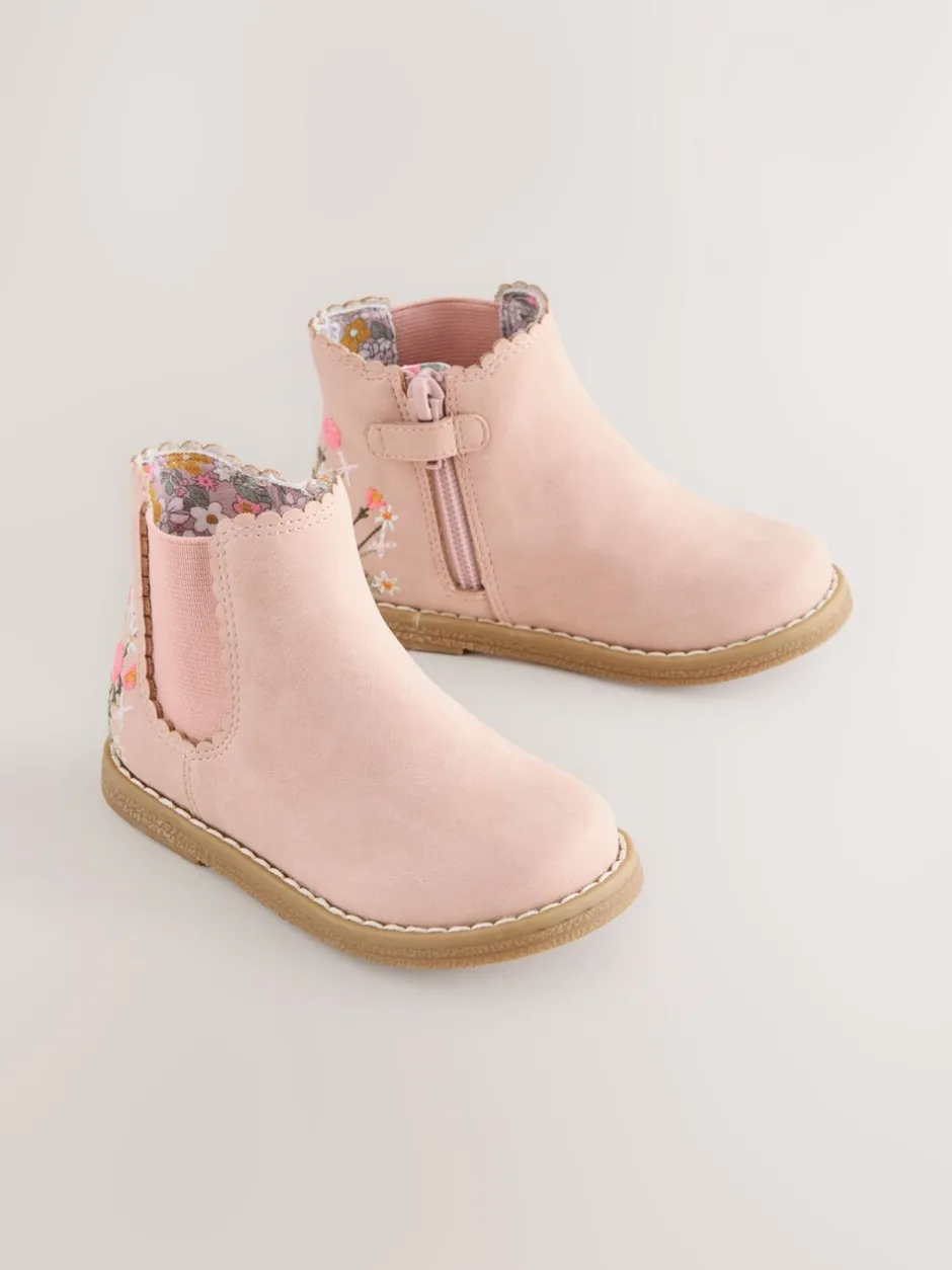 Boots*Next - Chelsea enkellaars Roze met borduursel