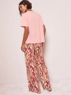 Pyjama's|Loungewear*Friends Like These - Short Sleeve Pyjamas Roze met dierenprint