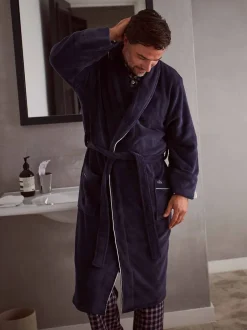 Kamerjassen En Badjassen*Savile Row Company - Fleece badjas met biezen