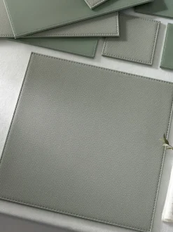Tafellinnen En Placemats *Next Set van 4 omkeerbare placemats en onderzetters van imitatieleer Grijs-groen