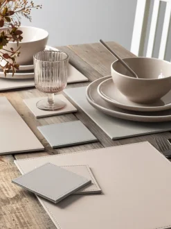 Tafellinnen En Placemats *Next Set van 4 omkeerbare placemats en onderzetters van imitatieleer Natuurlijk