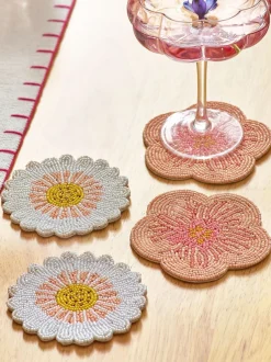 Tafellinnen En Placemats |Tafelgerei*Next Set van 4 onderzetters met bloemenkraaltjes