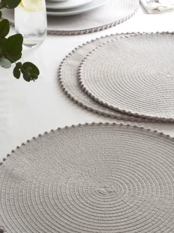 Tafellinnen En Placemats *Next Set van 4 placemats met pompon Grijs