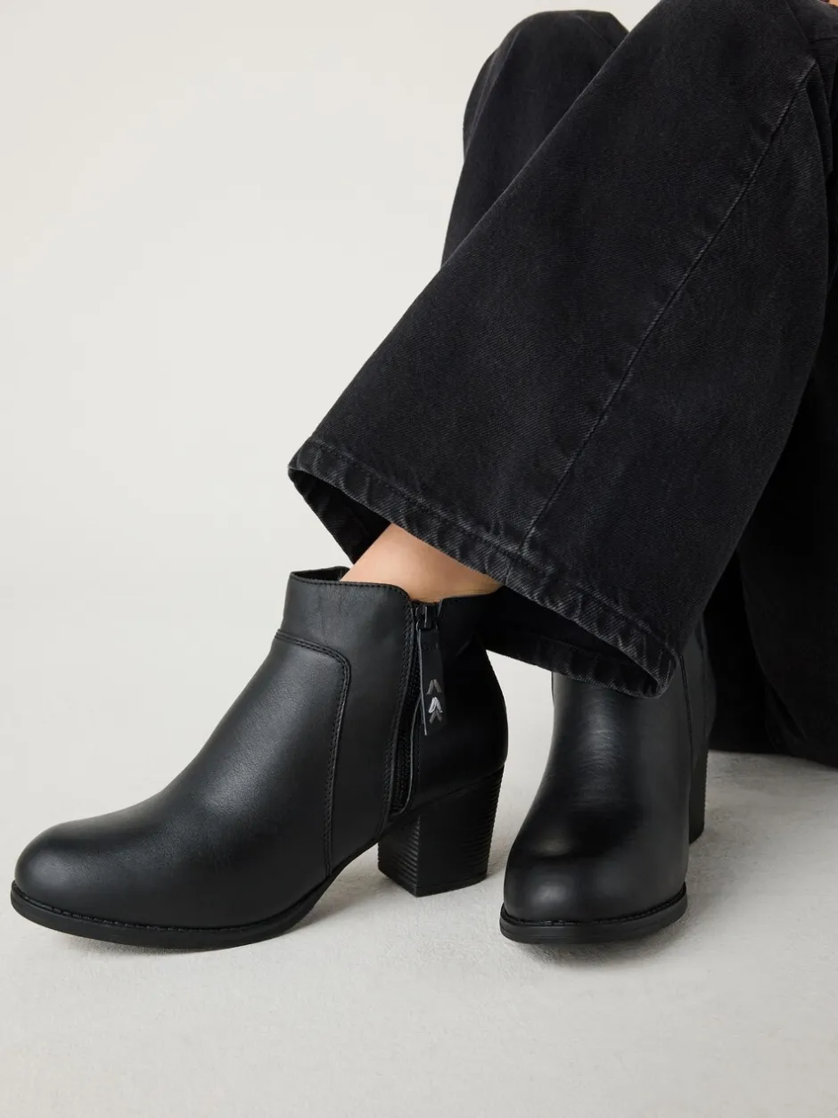 Boots*Skechers Taxi Ankle Boots