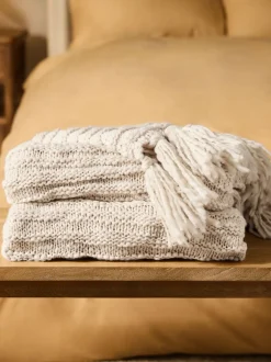 Kussentjes En Plaids|Kussentjes En Plaids*Next Tassel Knit Throw Licht natuurlijk