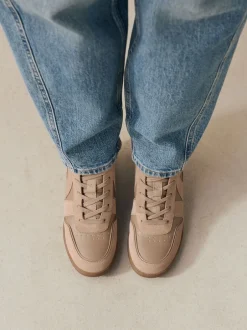 Sneakers|Next - Forever Comfort® sneakers met sleehak en veters Taupe