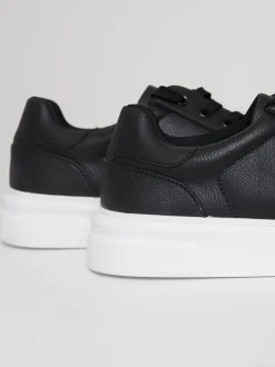 Sneakers*Threadbare Court Trainers