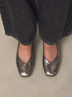 Lage Schoenen|Next - Forever Comfort® Leather Square Toe Ballerina Flats Tin
