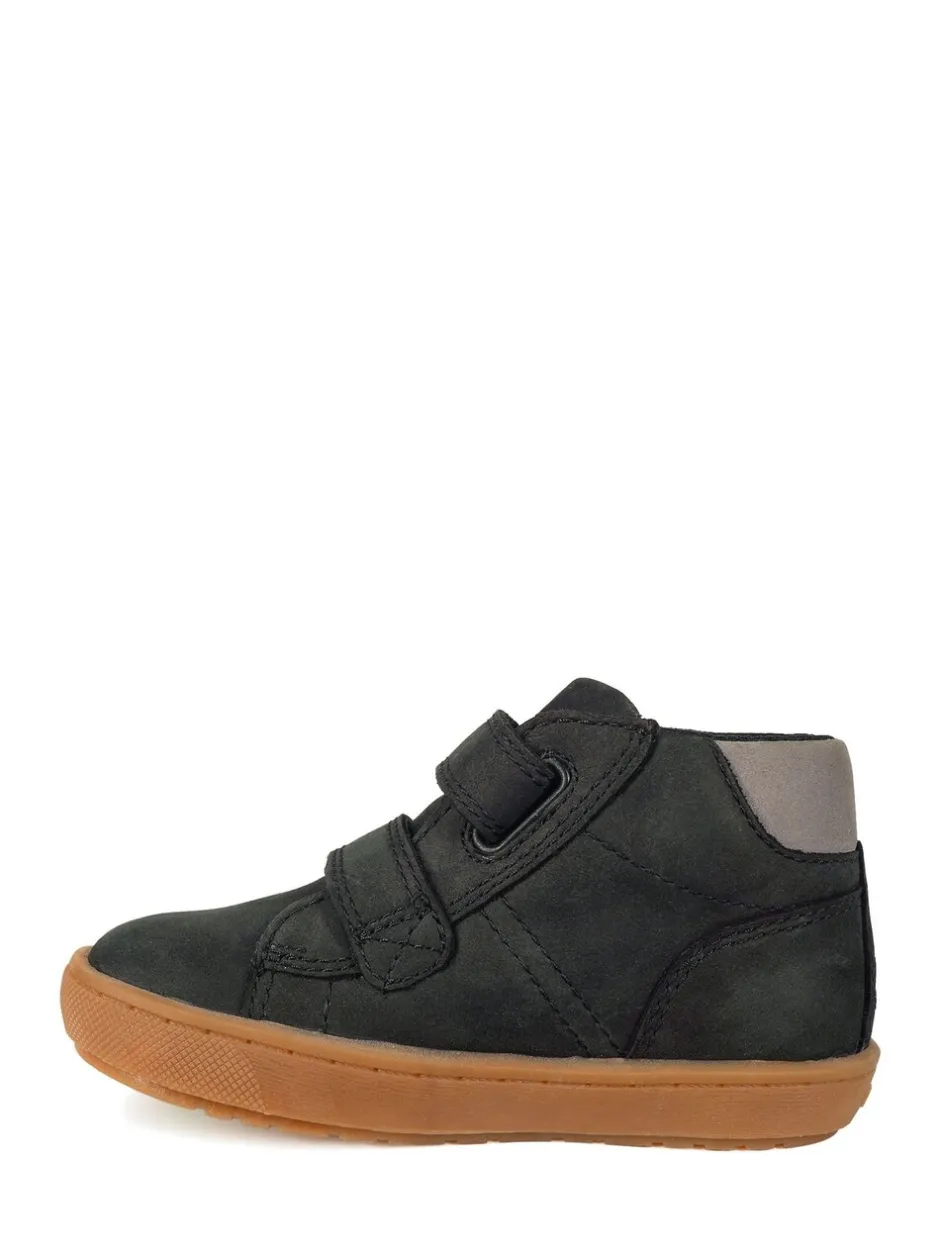 Boots*Toezone Grayson zwarte nubuckleren jongenslaarzen met klittenbandsluiting