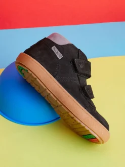 Boots*Toezone Grayson zwarte nubuckleren jongenslaarzen met klittenbandsluiting