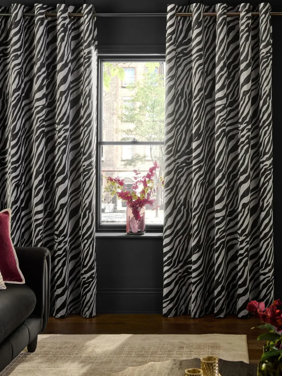 Gordijnen|Gordijnen*Next Velvet Zebra Print Eyelet Curtains