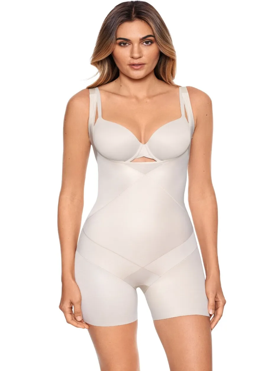 Shapewear|Miraclesuit - Shapewear - Extrasterk vormgevende body met directe buikcorrectie Warm beige