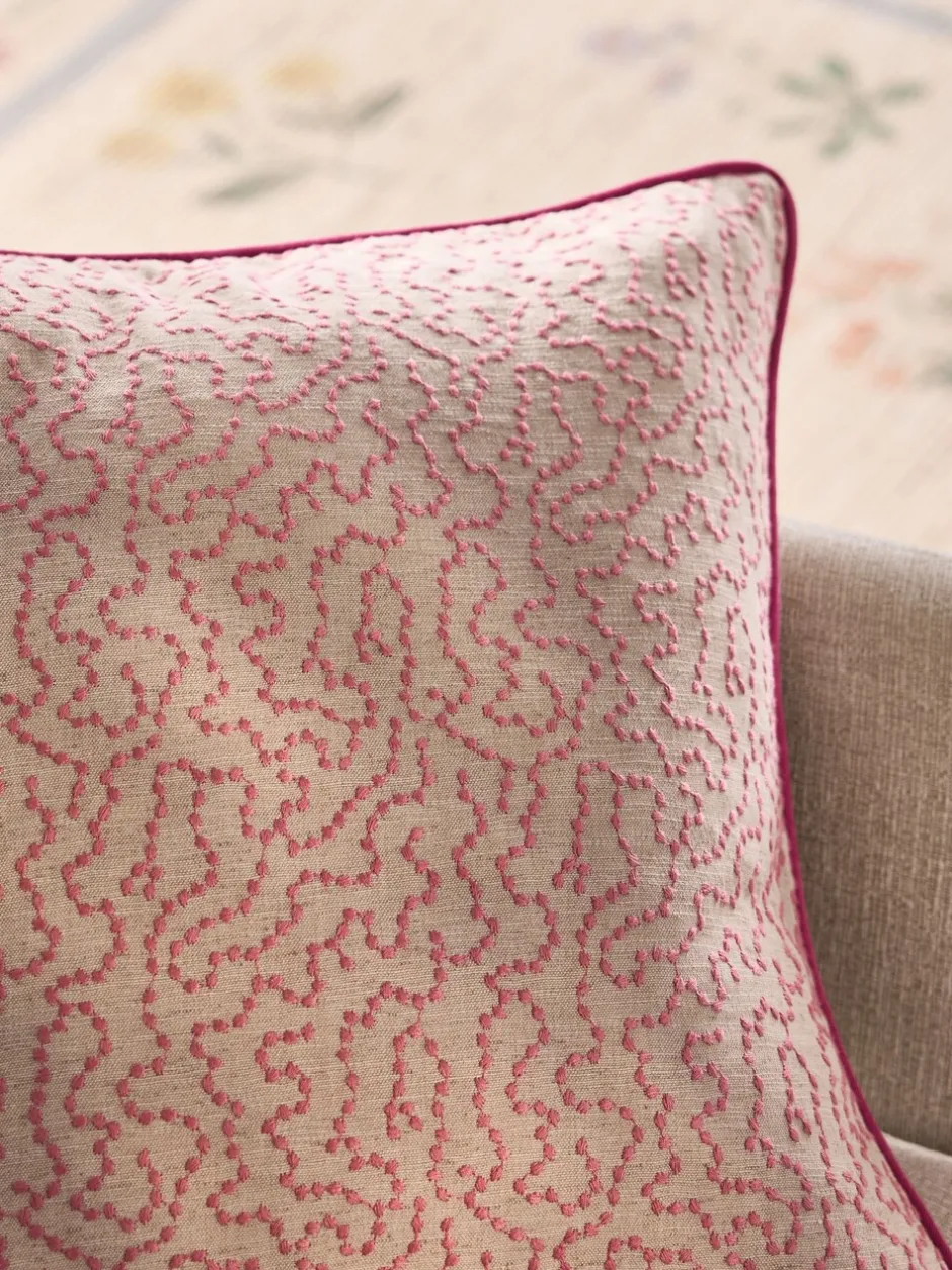 Kussentjes En Plaids|Kussentjes En Plaids*Next Wiggle Embroidered 50 x 50cm Cushion