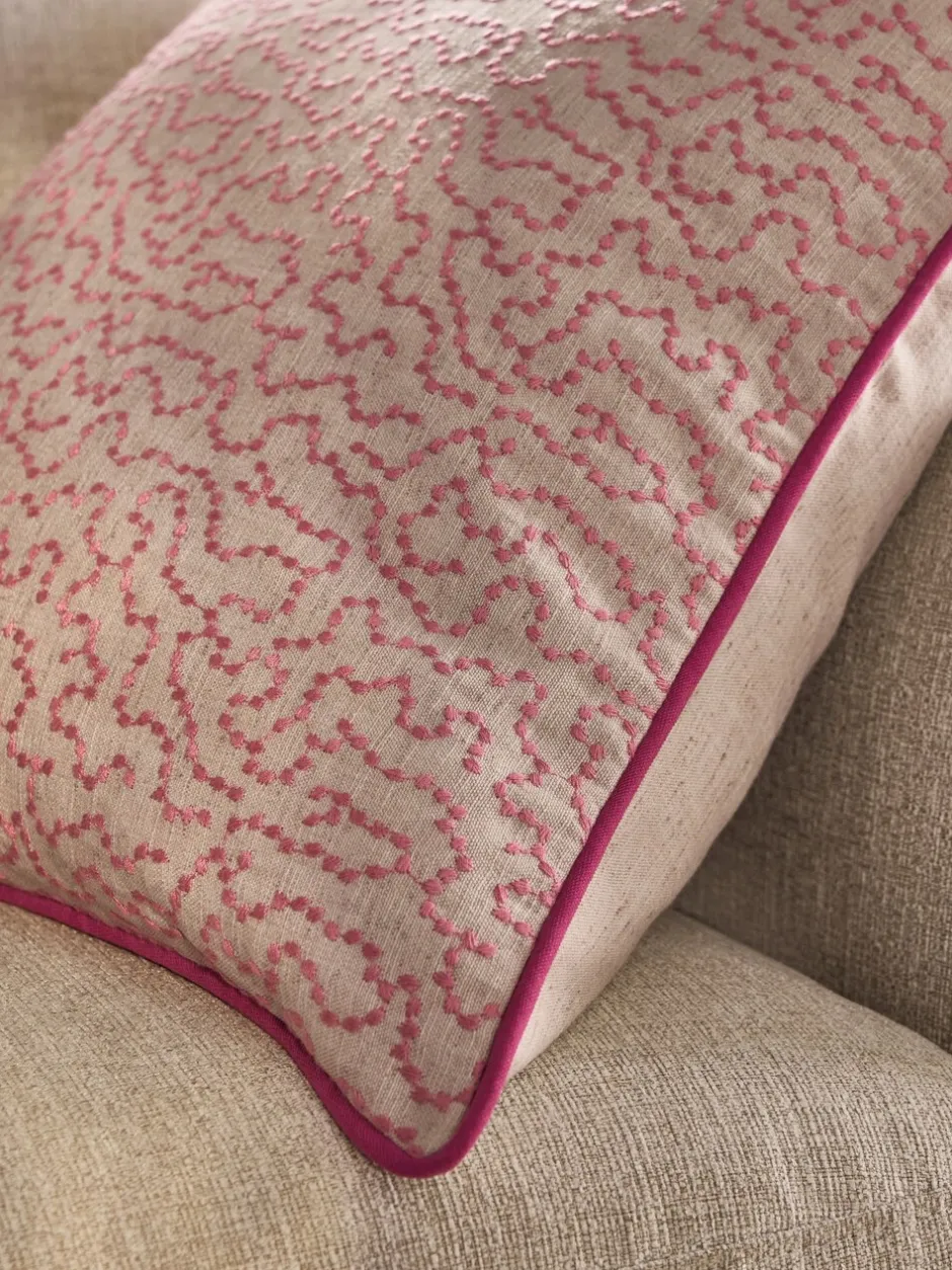 Kussentjes En Plaids|Kussentjes En Plaids*Next Wiggle Embroidered 50 x 50cm Cushion
