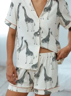 Pyjama's|Loungewear*Chelsea Peers - pyjamaset met korte broek en giraffenprint van katoen Wit