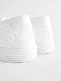 Sneakers*Next - Geborduurde veterloze canvas instapsneakers Wit