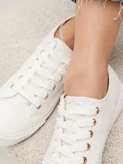 Ruimvallend En Extraruimvallend|Sneakers|Next - Gelakte honkbalsneakers Wit
