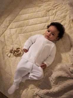 Gebreide Kleding|Next Wit - Kabelgebreid babyvestje