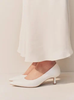 Schoenen Met Hakken|Next Wit - Leren pumps met spitse neus en kittenhakje