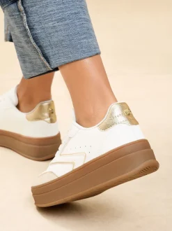 Sneakers|Lipsy Wit - Faux suède sportschoen met dikke zool