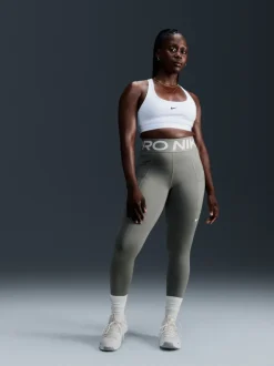 Beha's|Sportkleding|Nike - Swoosh sportbeha met lichte ondersteuning Wit
