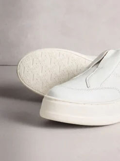 Sneakers|Next - Signature leren sneakers met dikke plateauzolen en sleehak Wit