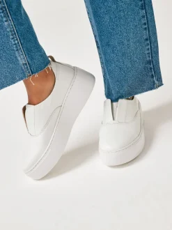 Sneakers|Next Wit - Signature leren sneakers met dikke plateauzolen en sleehak