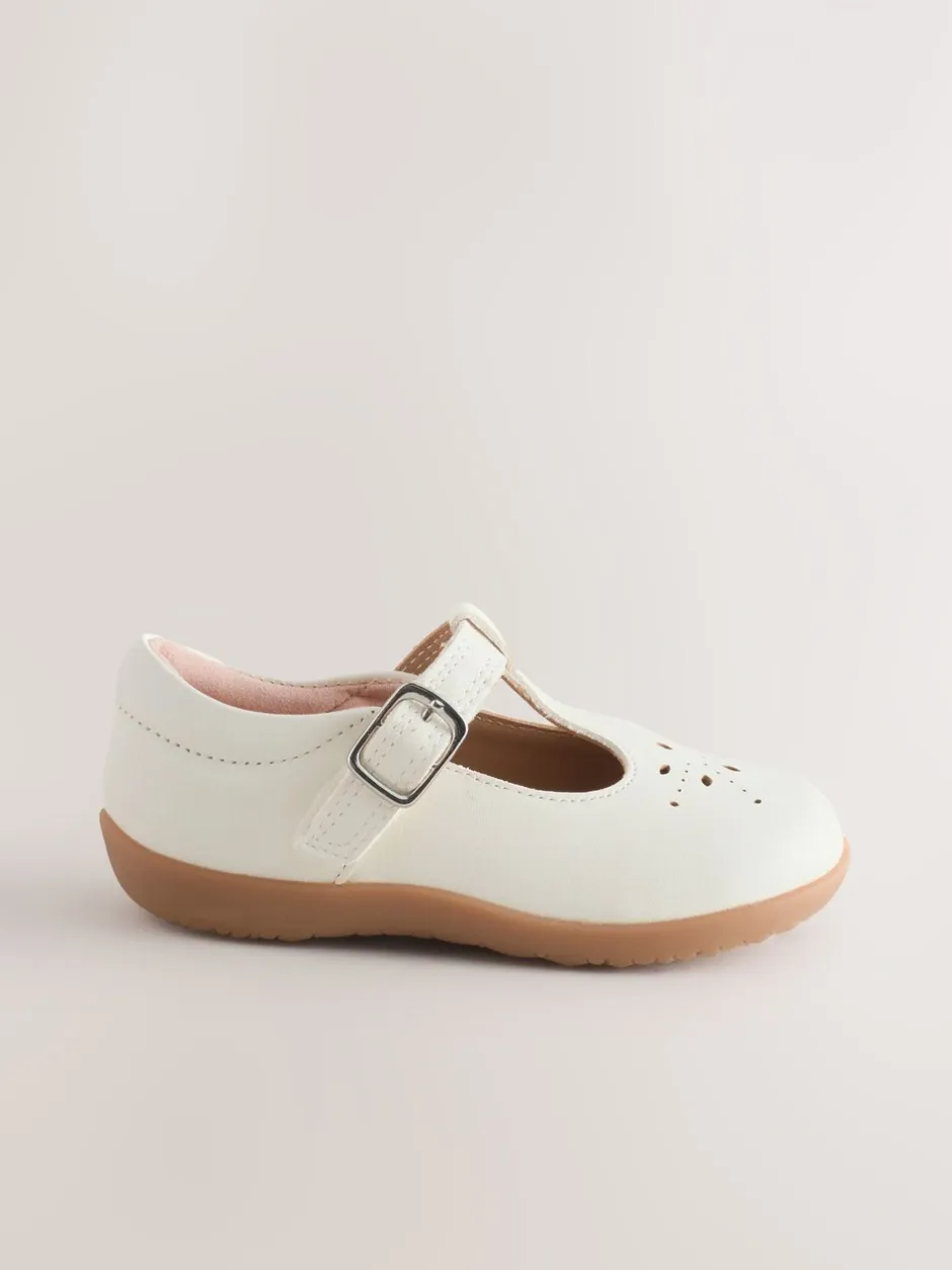 Babyschoenen|Next - First Walker schoenen met klittenband en T-bandje Wit leer