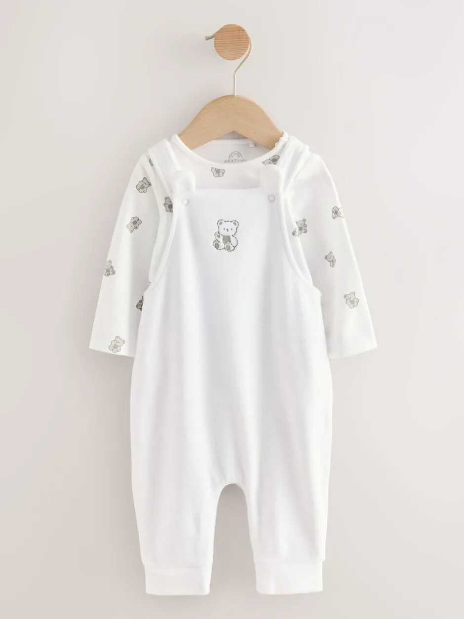 Tuinbroeken*Next Wit met berenprint - Velours babyset met bretelbroek en rompertje (0-12mnd)