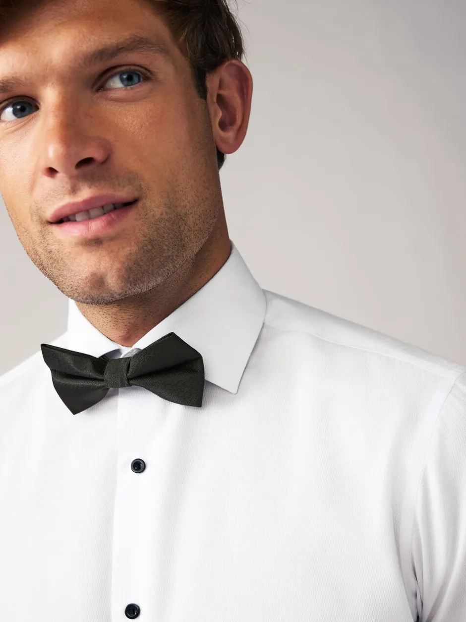 Formele Overhemden|Shirts*Next - Slim Fit - Set van overhemd met enkele manchet en een vlinderstrik Witte structuur/zwarte vlinderdas