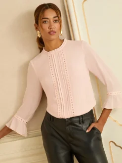 Blouses En Overhemden|Tops En T-Shirts*Love & Roses - Hardware Detail Flute Sleeve Blouse Zachtroze met hart