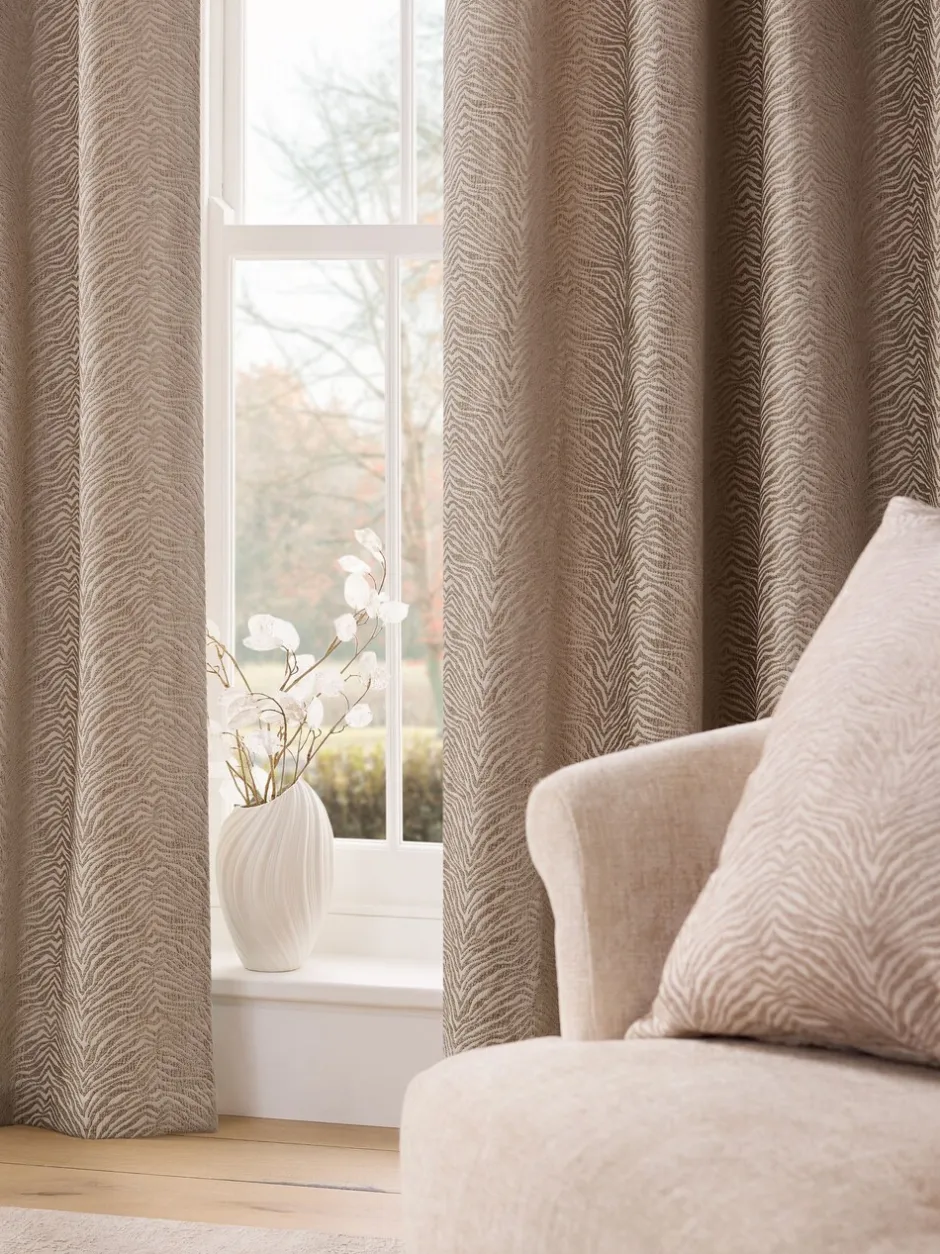 Gordijnen|Gordijnen*Next Zebra Chenille Oogjes Gevoerde Gordijnen