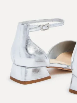 Ruimvallend En Extraruimvallend|Lage Schoenen|Linzi - Dolly pumps met lage blokhak en wijde pasvorm Zilver