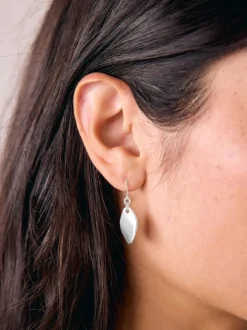 Sieraden|Next - Oorhangers met bloemblad Zilverkleurig