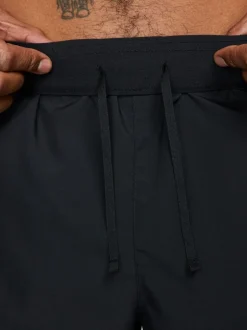 Shorts*Nike Zwart - 7 inch - Dri-FIT Challenger ongevoerde hardloopshort