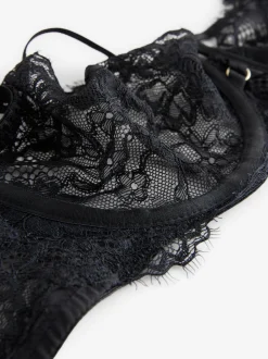Beha's*Next - A-E Lace Bra Zwart