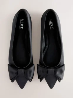 Lage Schoenen|Next - Ballerina's met spitse neus en strik Zwart