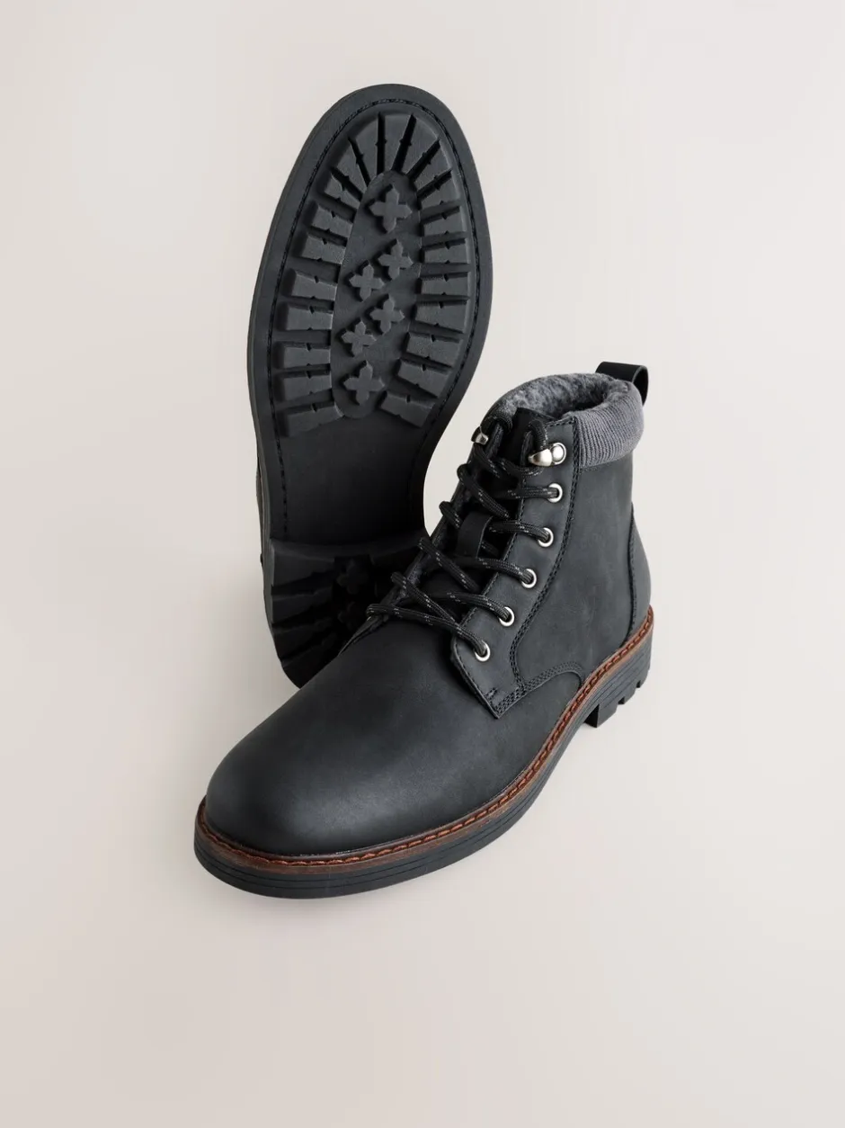 Boots*Next - Borg gevoerde laarzen met koordafwerking Zwart