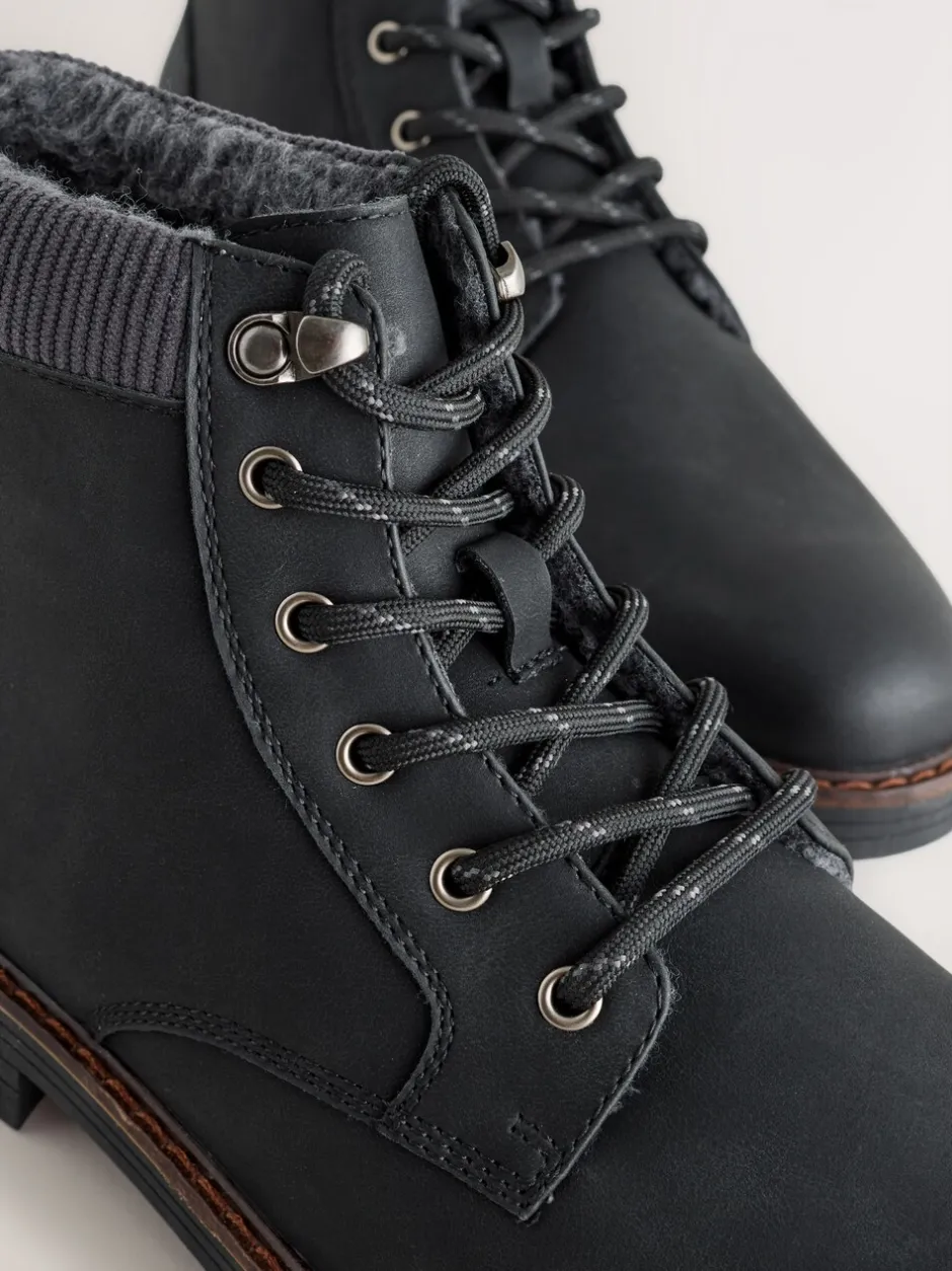 Boots*Next - Borg gevoerde laarzen met koordafwerking Zwart