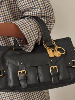 Tassen En Portemonnees|Next - Charm Buckle Hand Held Bag Zwart
