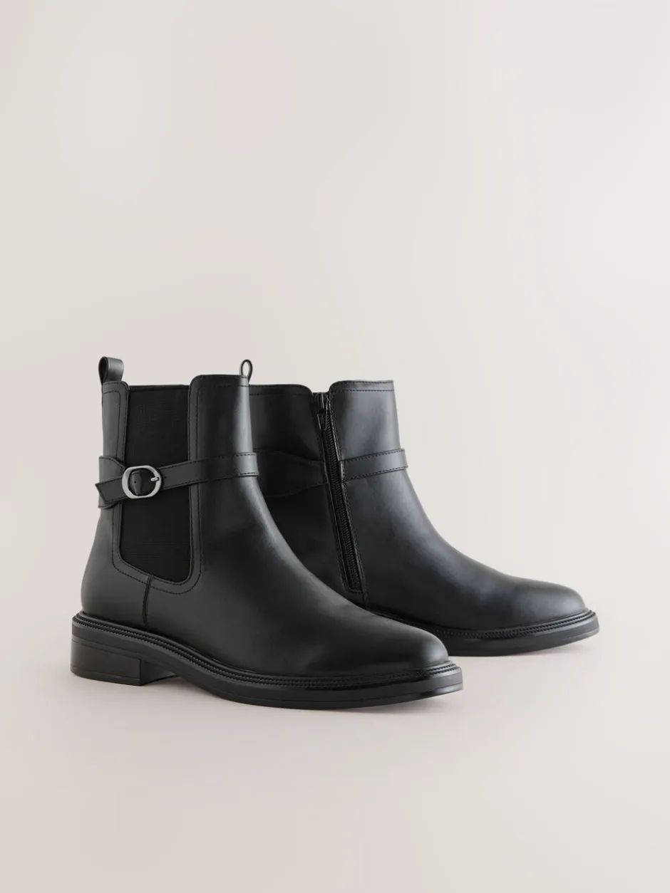 Ruimvallend En Extraruimvallend*Next - Chelsea Boots met gesp Zwart