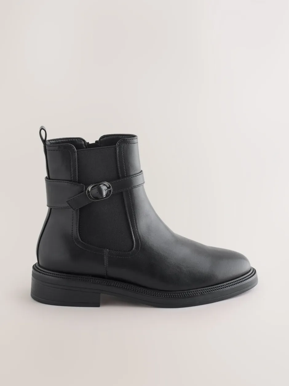 Boots|Ruimvallend En Extraruimvallend*Next Zwart - Chelsea Boots met gesp