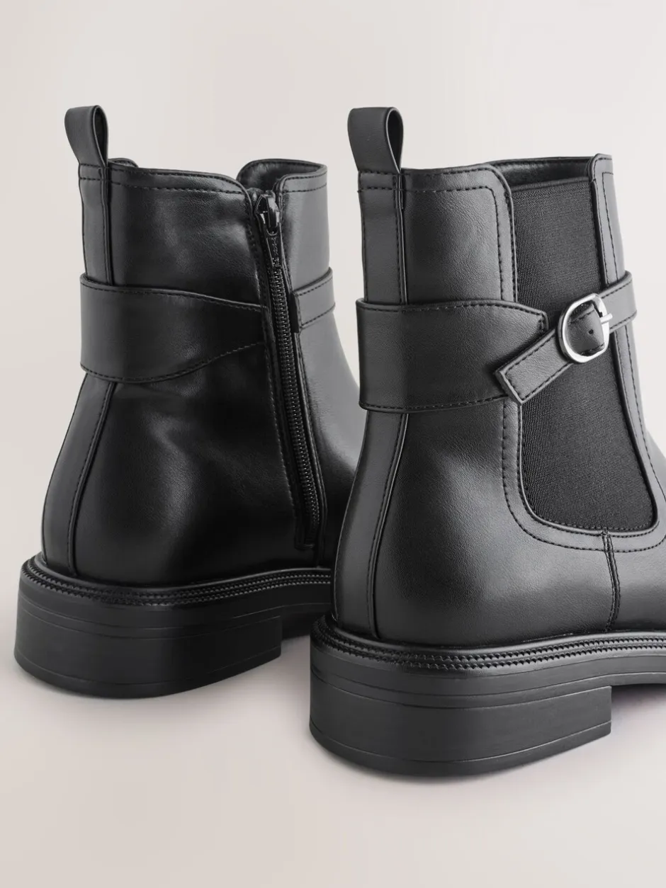 Boots|Ruimvallend En Extraruimvallend*Next Zwart - Chelsea Boots met gesp